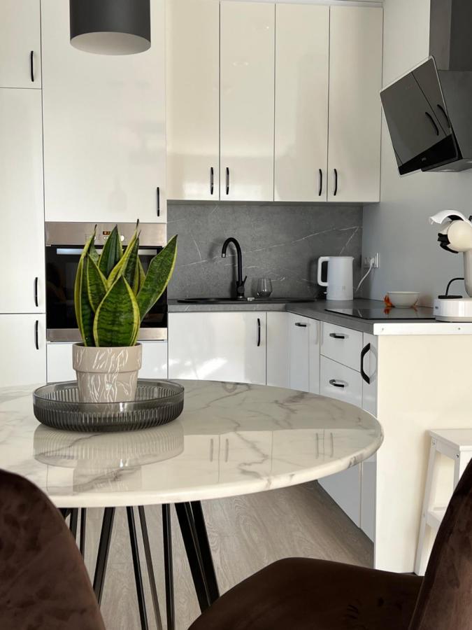 Bell Tower Apartment Плунге Екстериор снимка
