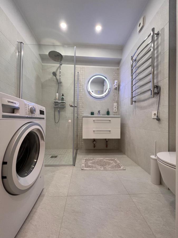 Bell Tower Apartment Плунге Екстериор снимка